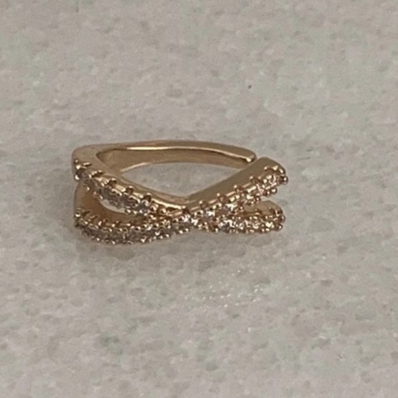 Gold Crystal Infinity Cuff Clip Earring
Brand New - Picture 4 of 4